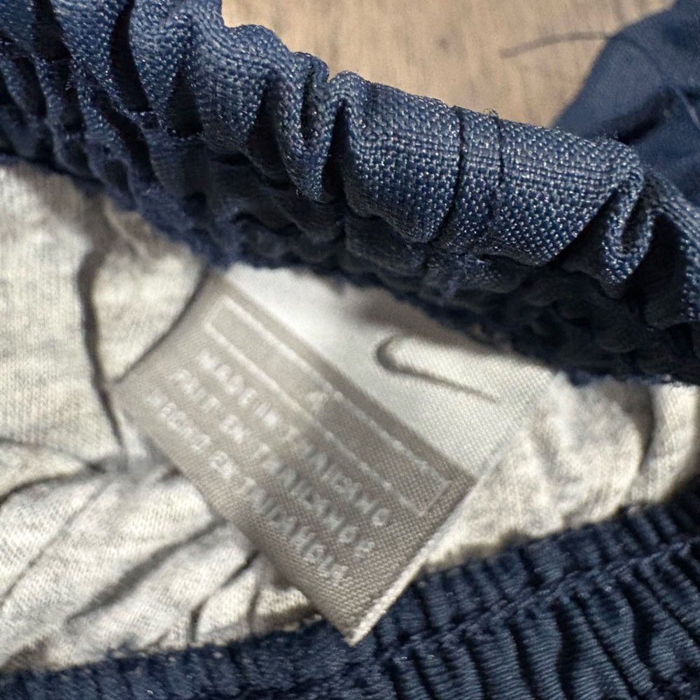 NIKE Vintage Kids Windbreaker Sweatpants - Picture 3 of 3